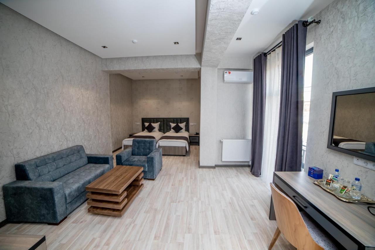 Hotel New York ทาชเคนต์ ภายนอก รูปภาพ