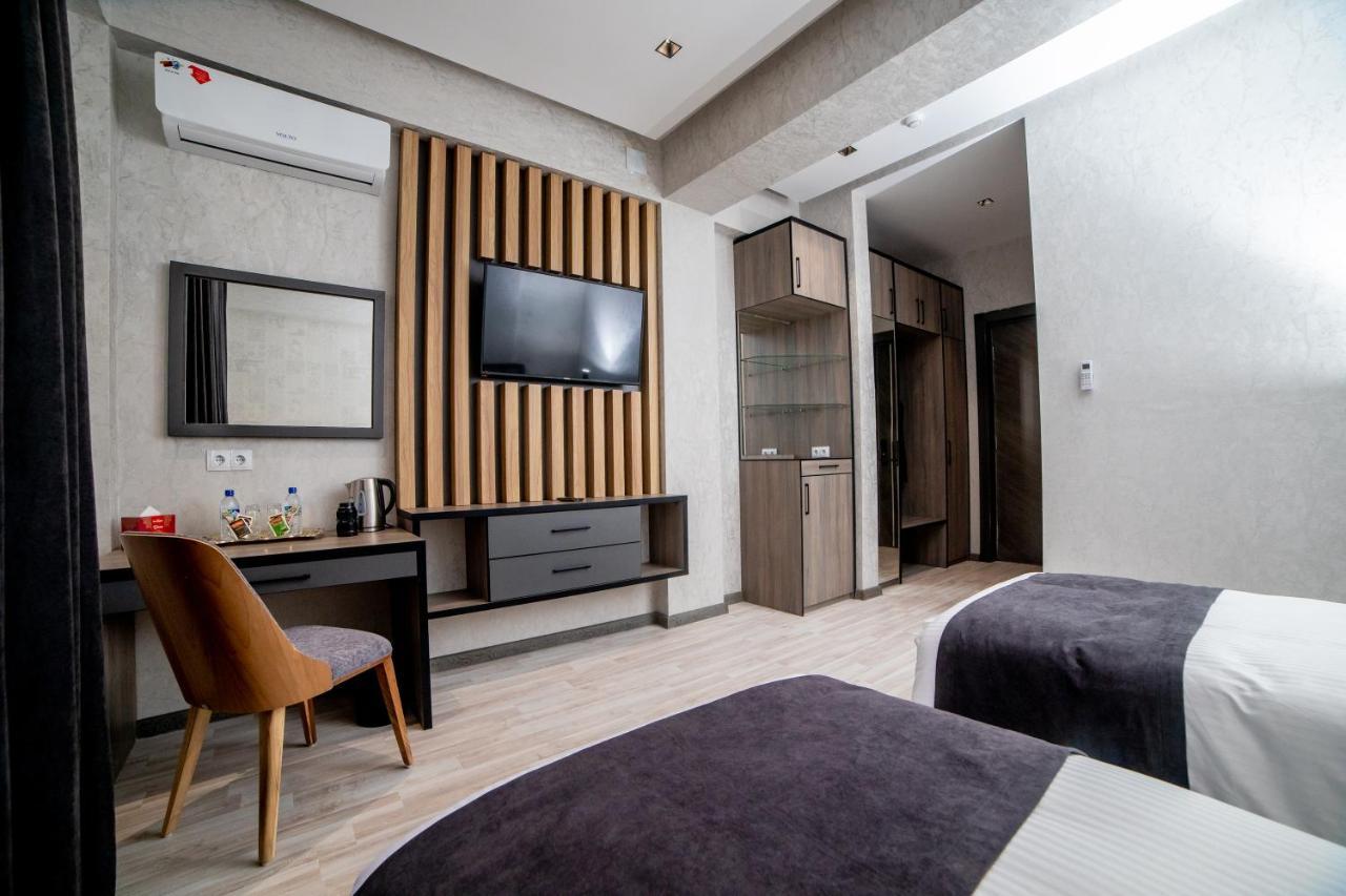 Hotel New York ทาชเคนต์ ภายนอก รูปภาพ