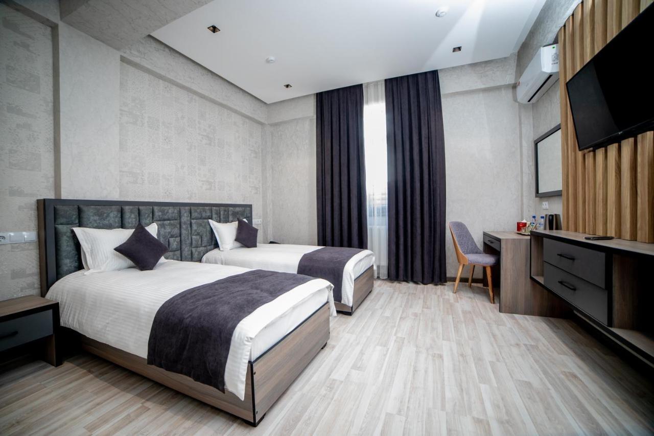 Hotel New York ทาชเคนต์ ภายนอก รูปภาพ