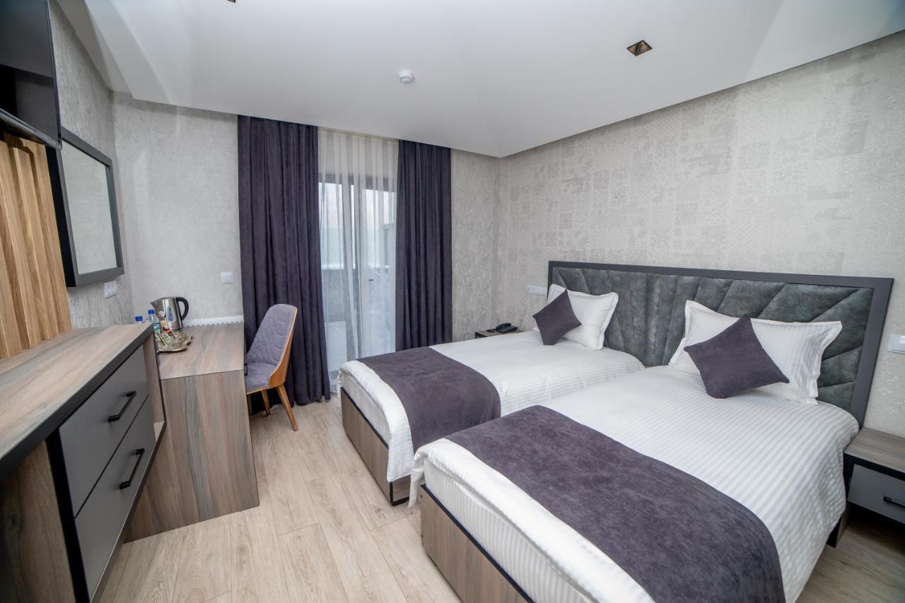 Hotel New York ทาชเคนต์ ภายนอก รูปภาพ