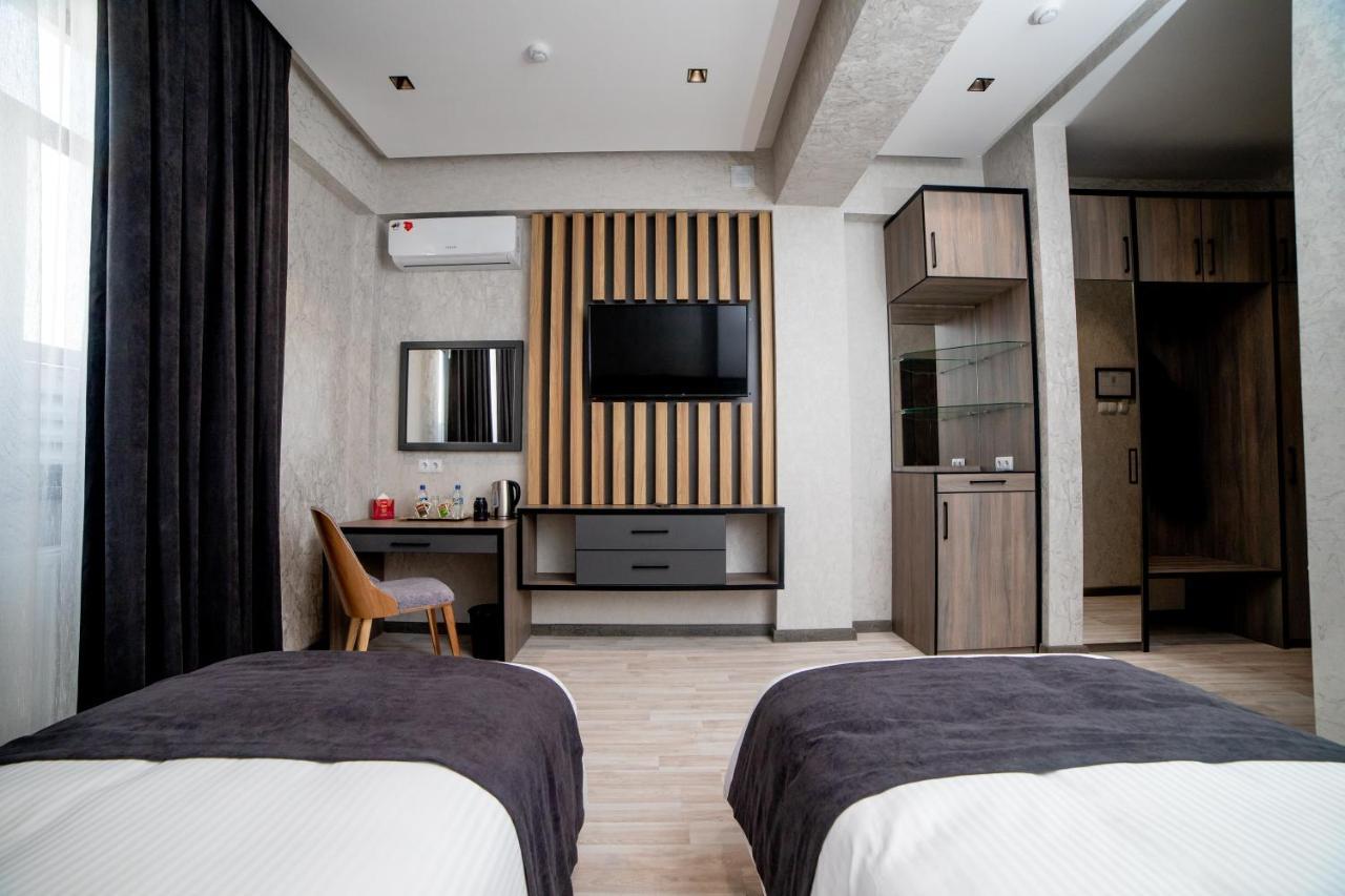 Hotel New York ทาชเคนต์ ภายนอก รูปภาพ