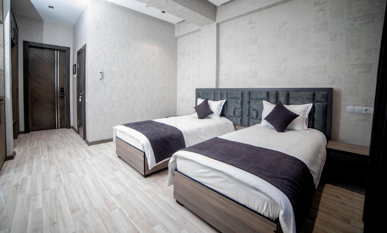 Hotel New York ทาชเคนต์ ภายนอก รูปภาพ